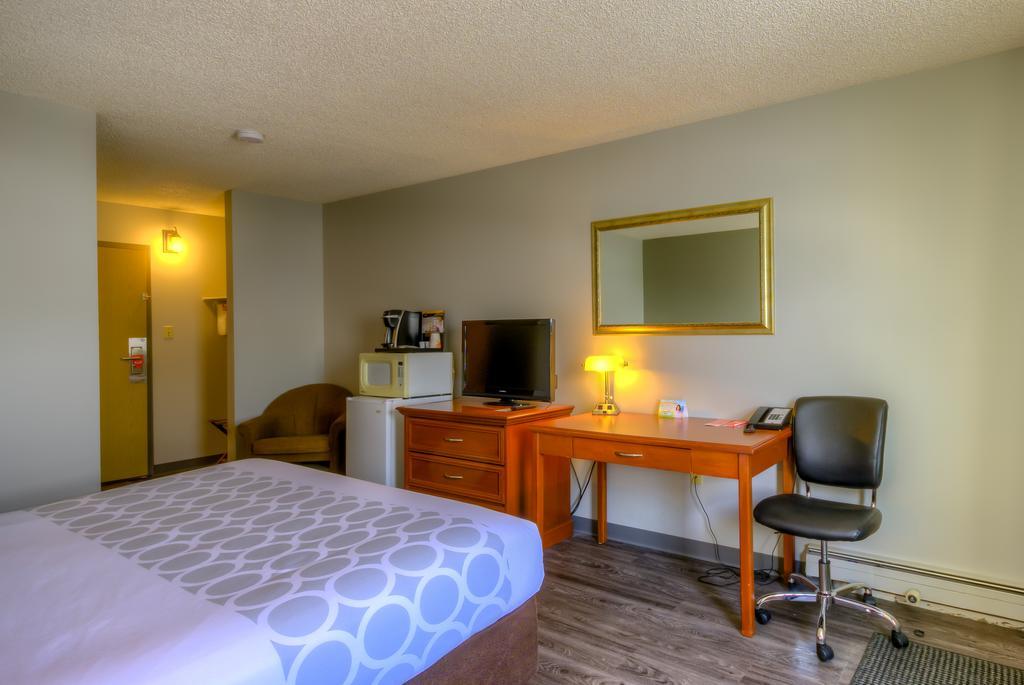 Econo Lodge Реджайна Екстер'єр фото
