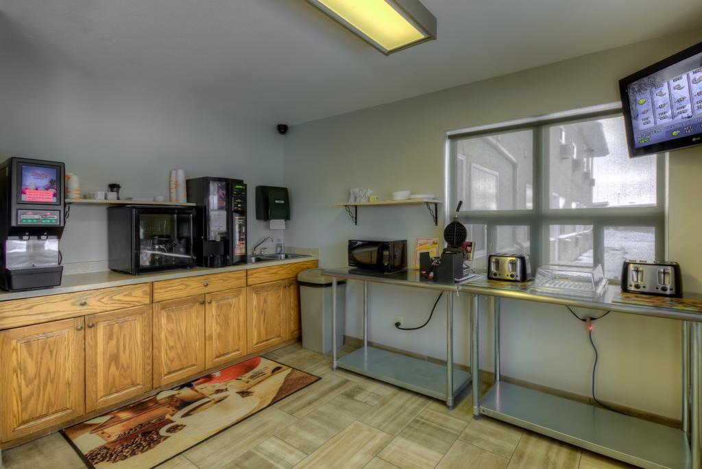 Econo Lodge Реджайна Екстер'єр фото